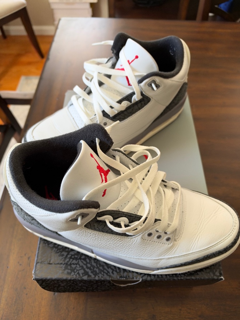Air Jordan Retro 3 grey cement